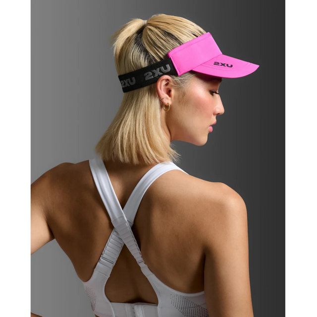 2xu-performance-visor-fuschia-black-life