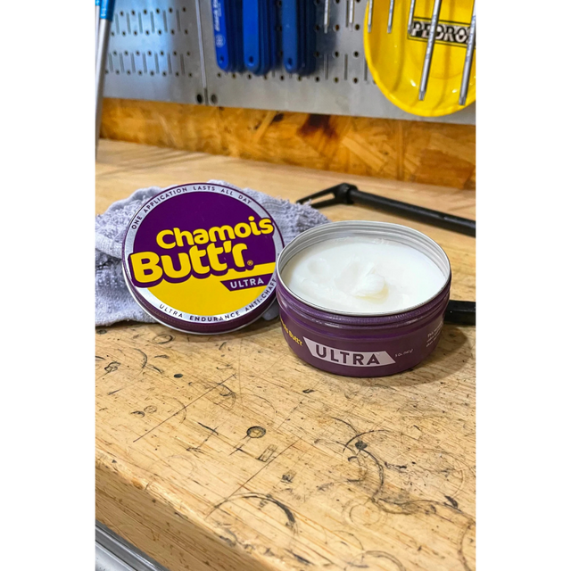 Chamois-Butt_r-Ultra-Balm-147ml-lifestyle