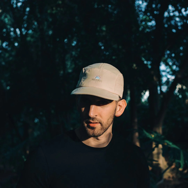 Helios-Ultralight-7-PanelSoft-Brim-Running-Cap-tan-life