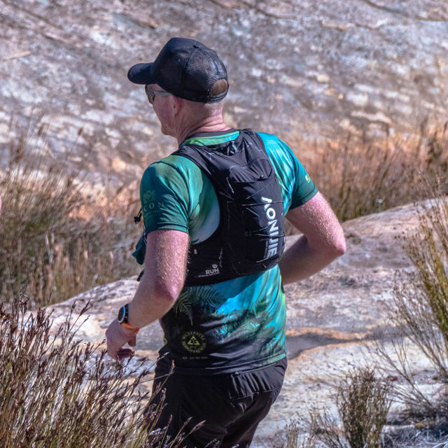 AONIJIE - Leap Series 10L - Black (Lifestyle3)