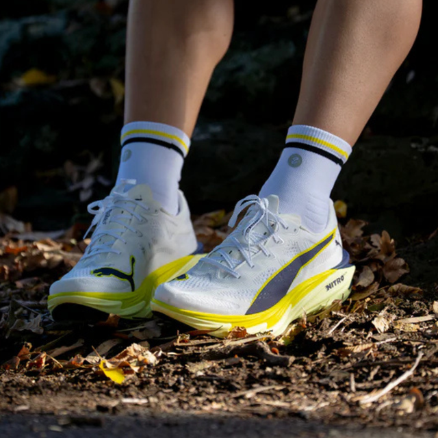 SHYU - Racing Socks - White/Black/Honey (Lifestyle2)