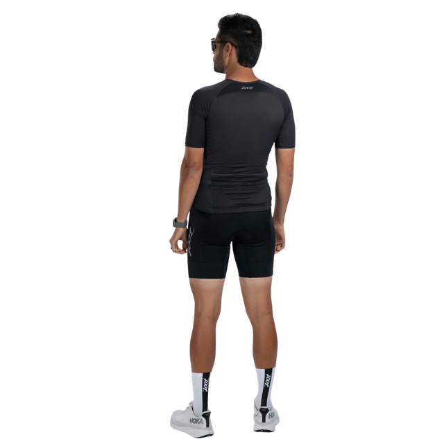 Zoot Men's Core Tri Aero Jersey in Jet Black colourway - close-up of back fabric detail