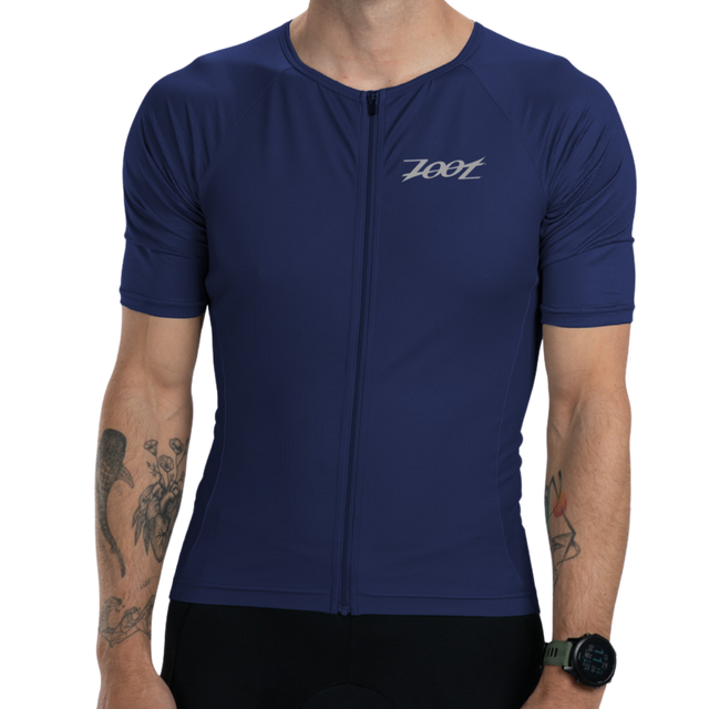Zoot Men's Core Tri Aero Jersey in Navy colourway - close-up of front fabric detail